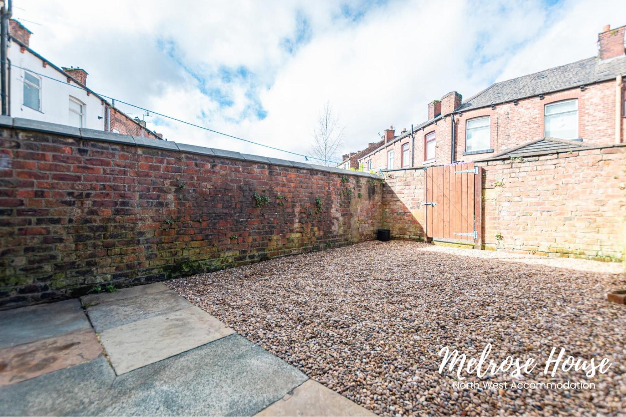 Manchester Work Stays 2Br Home With Parking & Wifi Exterior photo