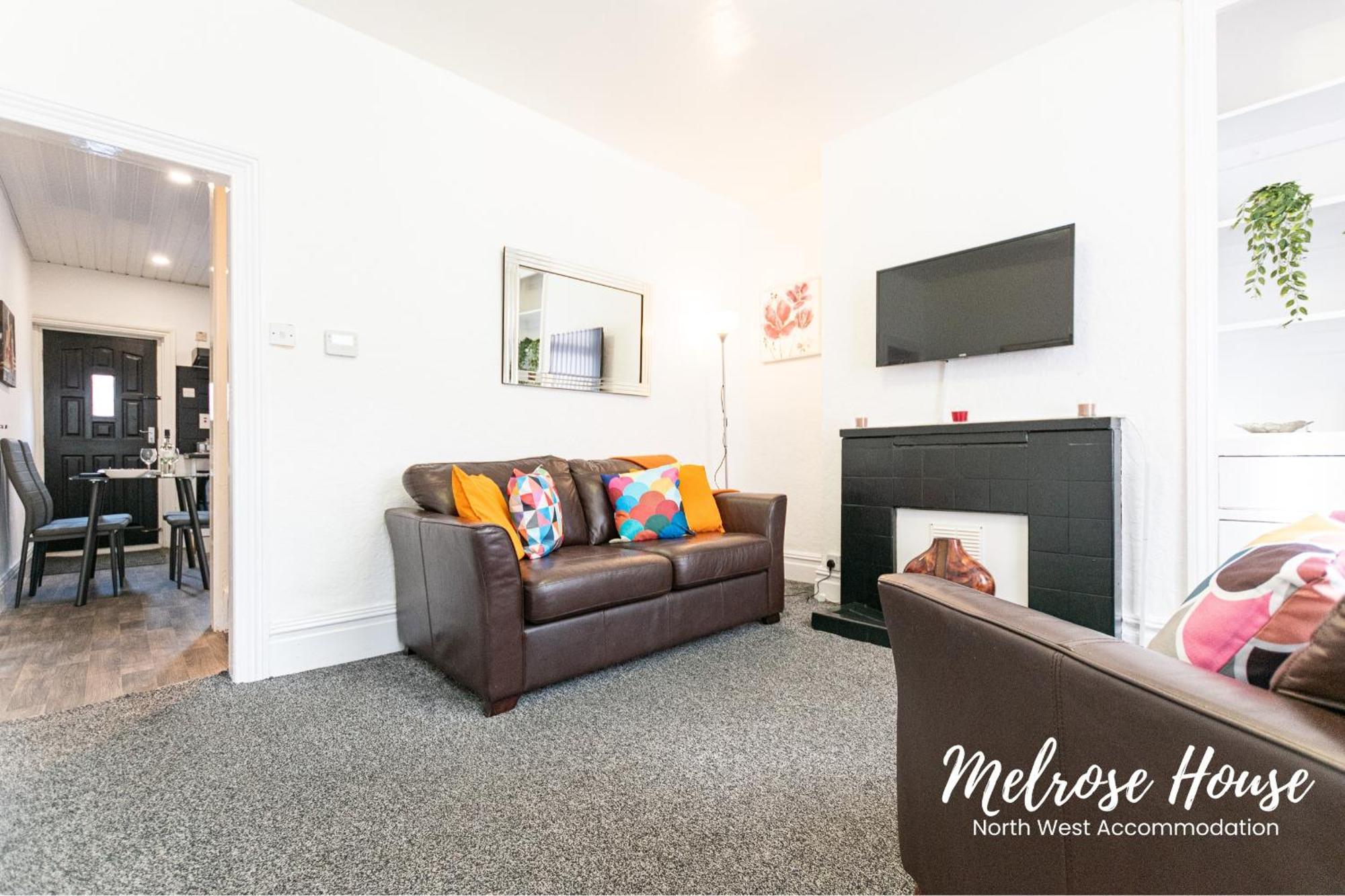 Manchester Work Stays 2Br Home With Parking & Wifi Exterior photo