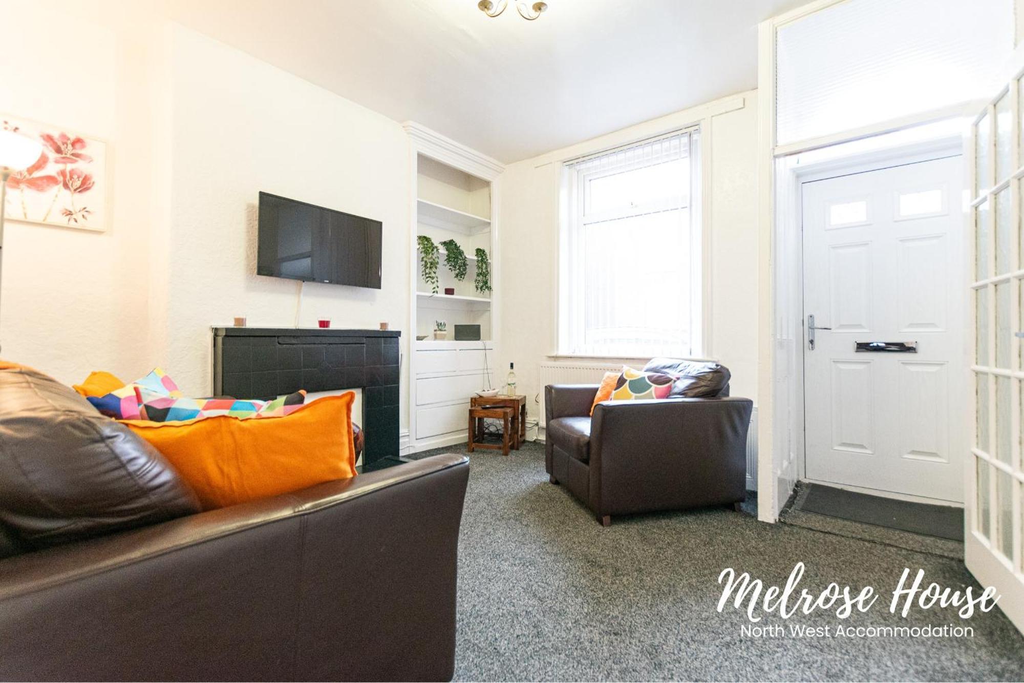 Manchester Work Stays 2Br Home With Parking & Wifi Exterior photo